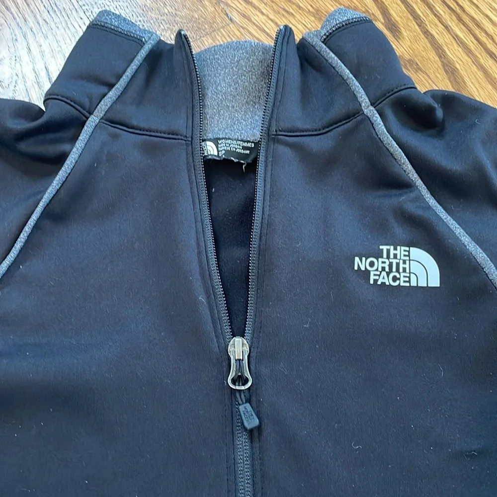 Women’s The North Face Zip Up Jacket/Coat. Size S/P. Excellent Condition.